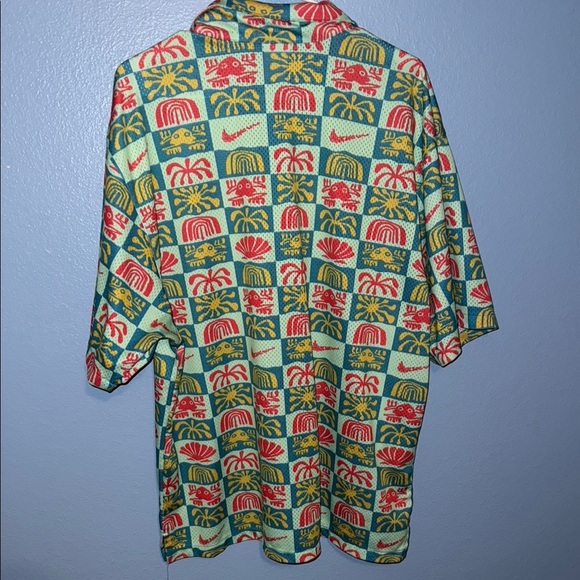 Nike Green and Red Mesh Camp Resort Shirt Vibrant Design - XL - B6 - Picture 8 of 8
